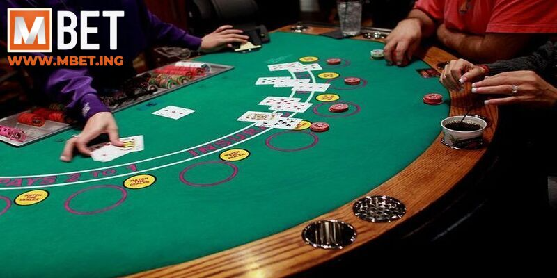 Bluff in Poker là gì? Giải đáp chi tiết